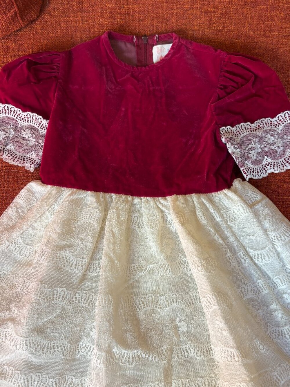 Vintage 1990s Velvet and Lace Girl's Christmas Winter Dress - Size 4